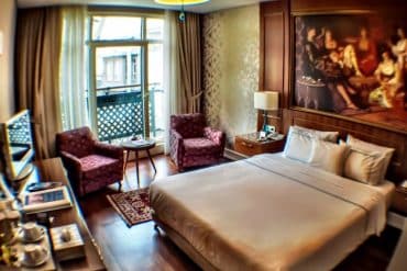 Why is the Neorion TripAdvisors #1 hotel in Istanbul? 3