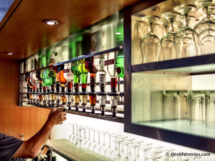 A Peek Inside the Toronto Maple Leaf Lounge 9