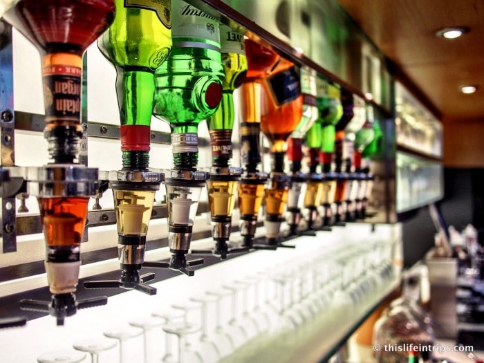 A Peek Inside the Toronto Maple Leaf Lounge 7