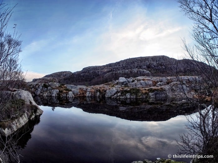hiking Preikestolen