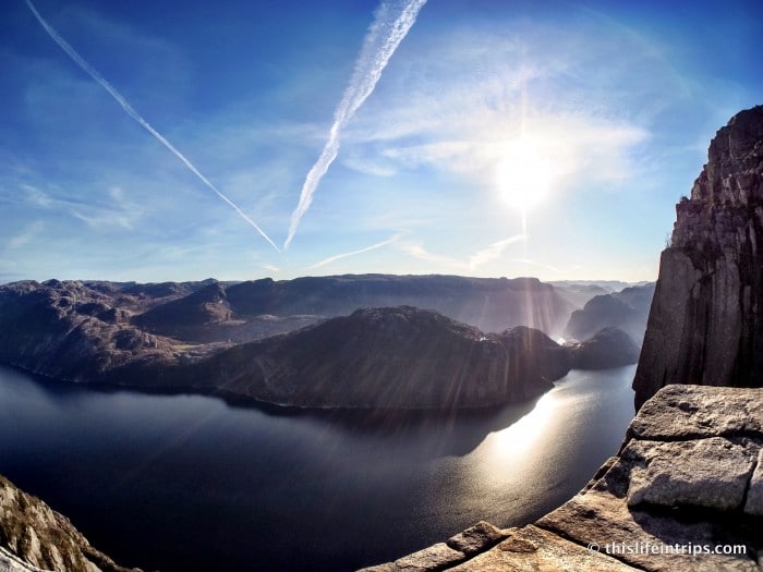 hiking Preikestolen