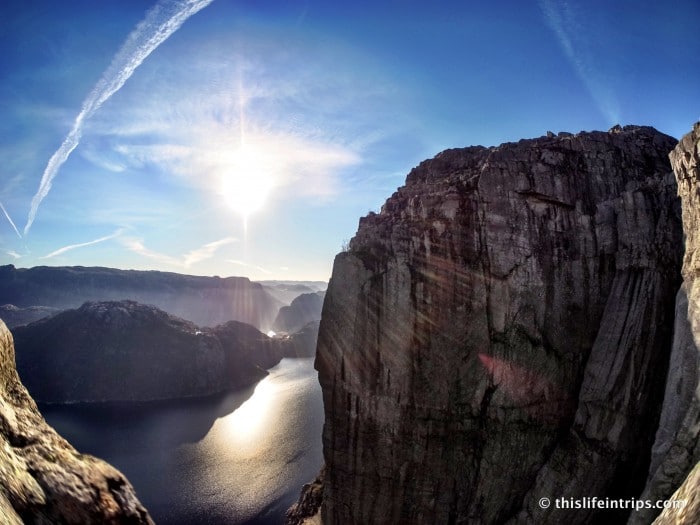 hiking Preikestolen
