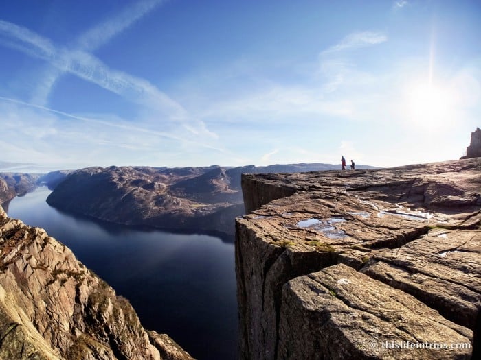 hiking Preikestolen