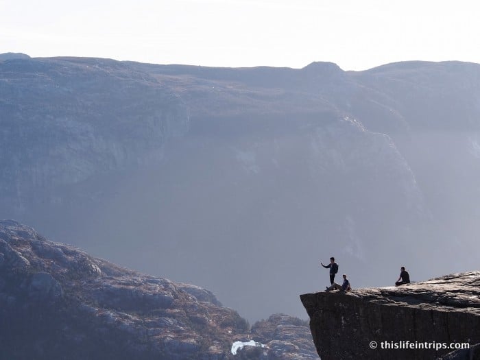 hiking Preikestolen