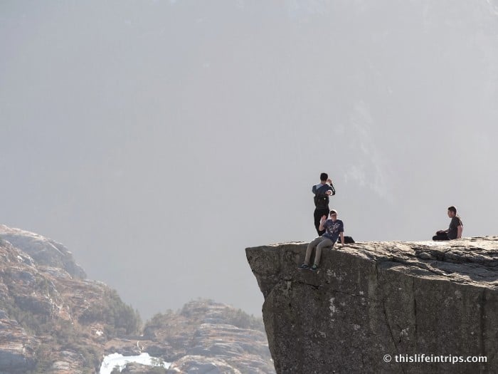 hiking Preikestolen