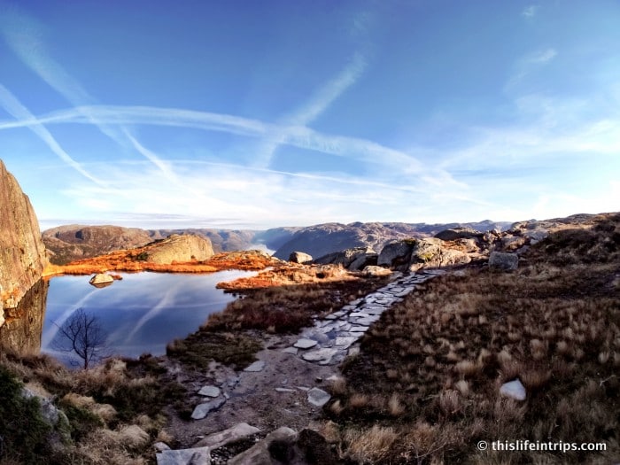 hiking Preikestolen