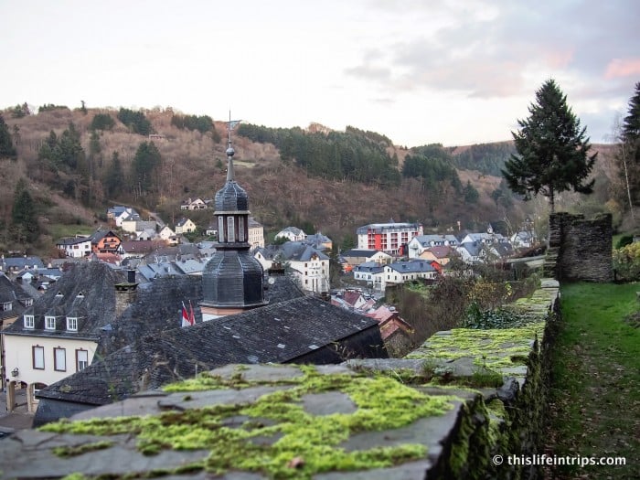 Vianden Castle: a majestic fortress overlooking Luxembourg's countryside.