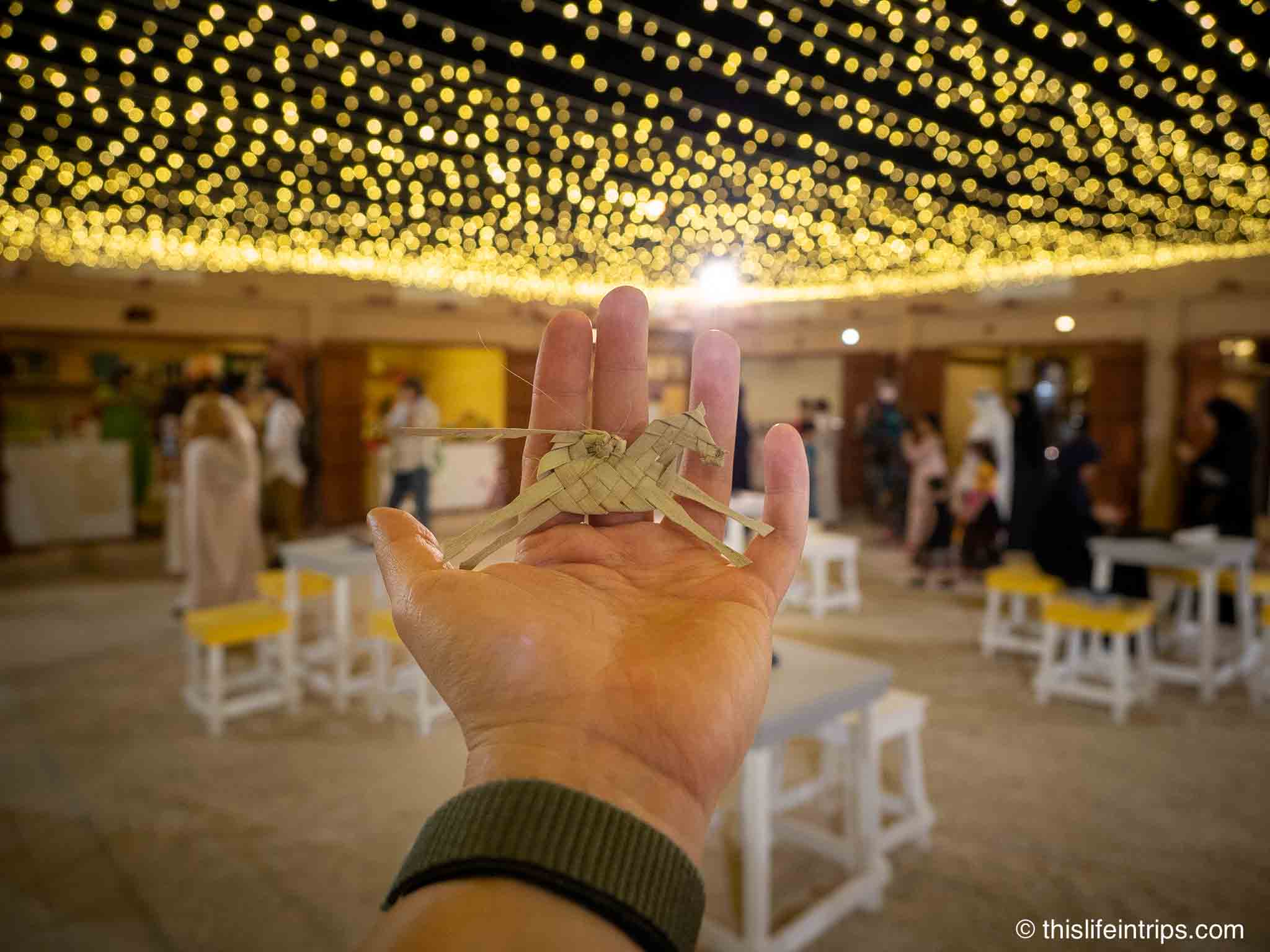 Experience the richness of Bahrainian heritage at a cultural gathering