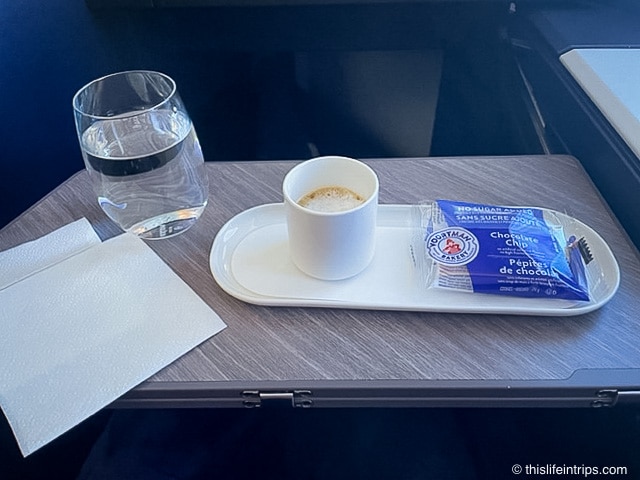 westjet dreamliner business class coffee