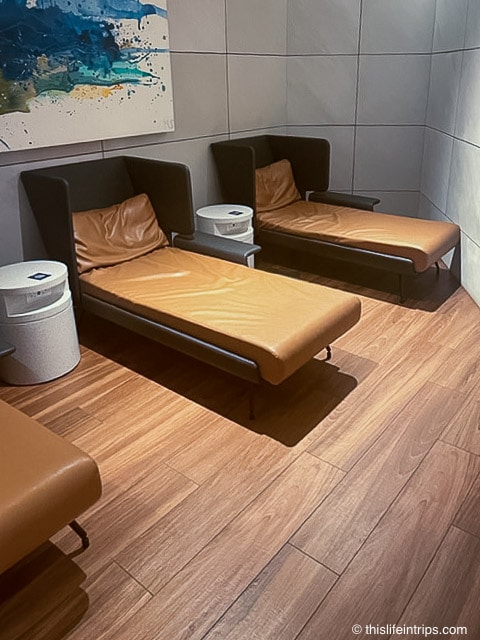 westjet lounge calgary seats