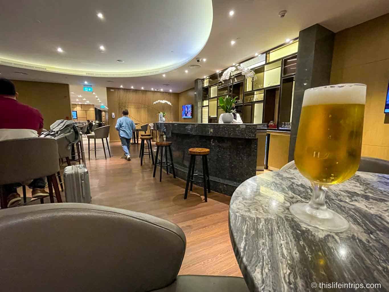 Al Dhabi Lounge Review - Abu Dhabi International Airport