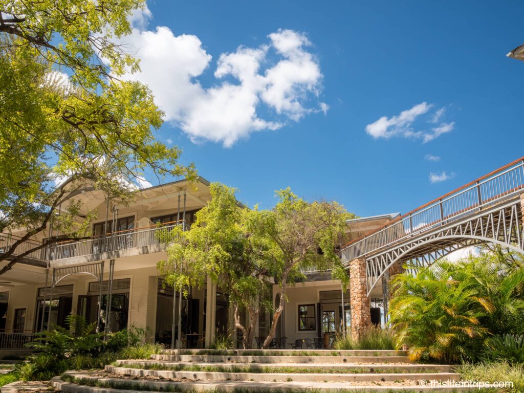 Palm River Hotel Exterior