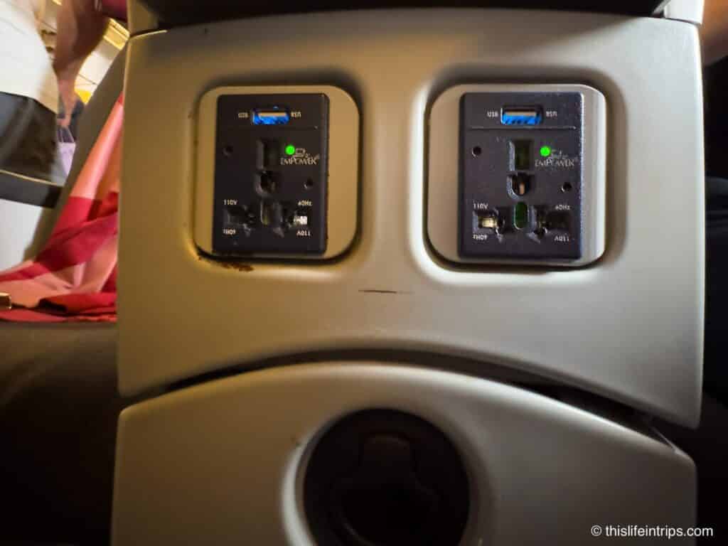Air Canada Rouge Business Class power outlets
