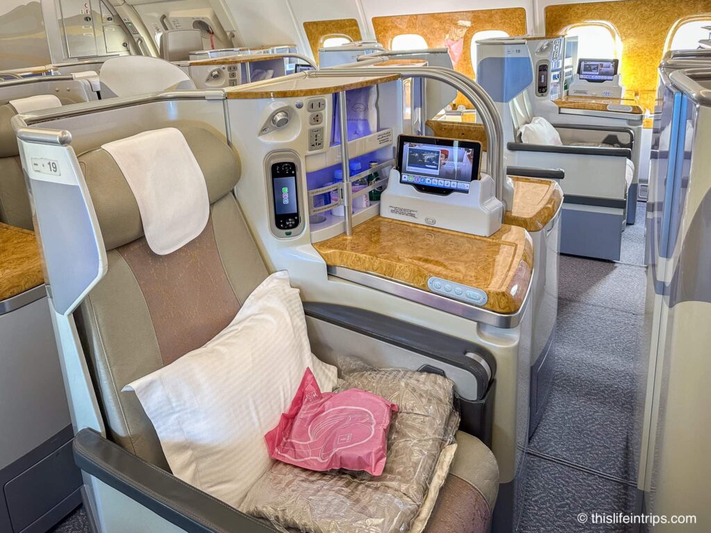 Emirates A380 business class center seats - best seats for couples