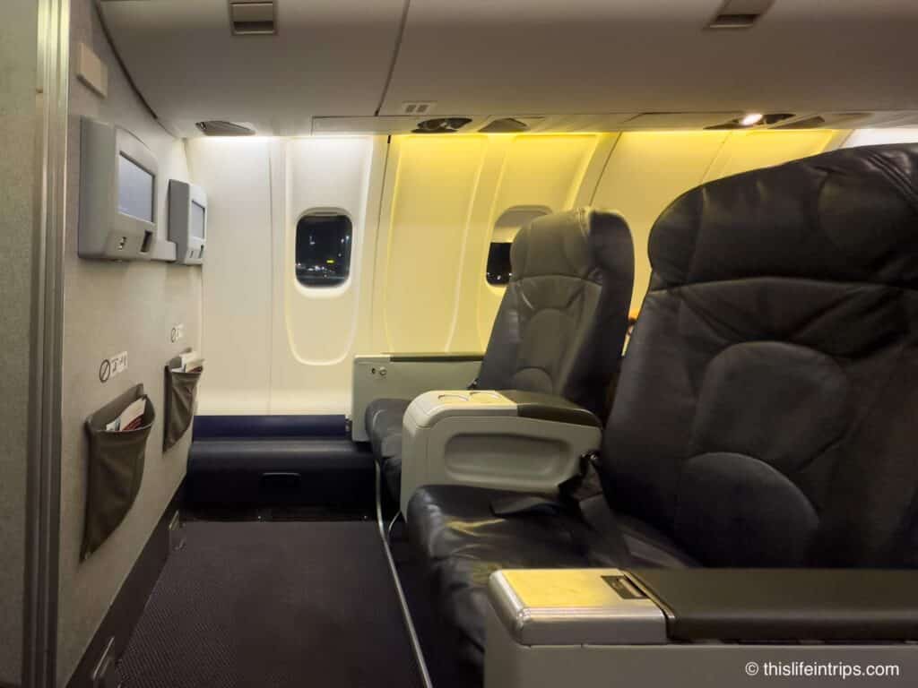 Air Canada CRJ 900 Business Class seats
