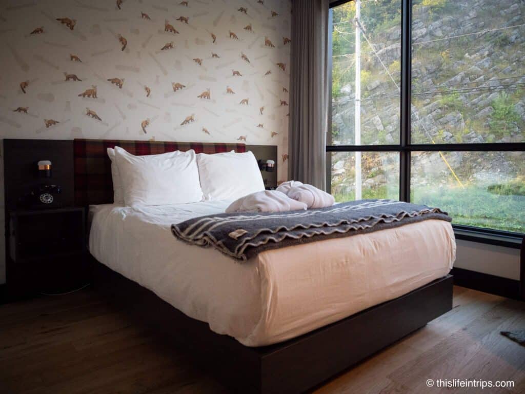 a guest room at the Hew and Draw Hotel in Corner Brook Newfoundland