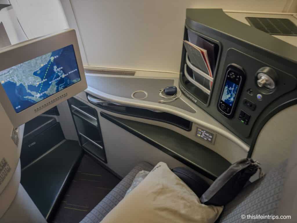 Eva Air Boeing 777 300er business class seat