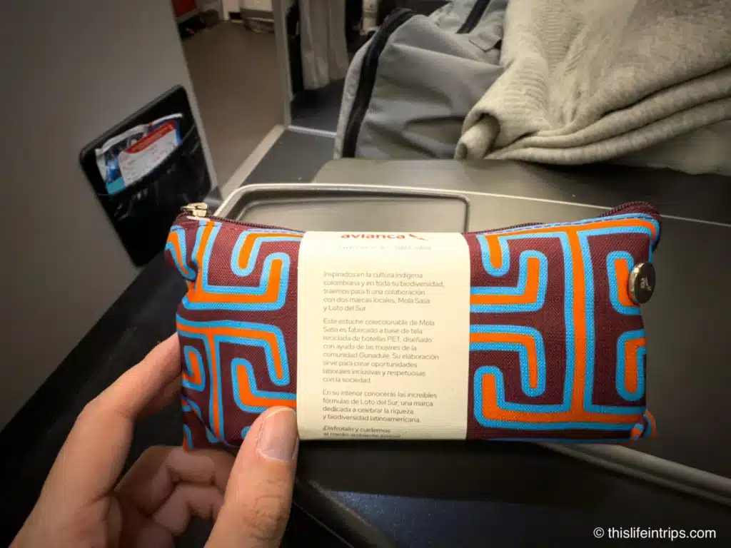Avianca a320 business class amenities kit