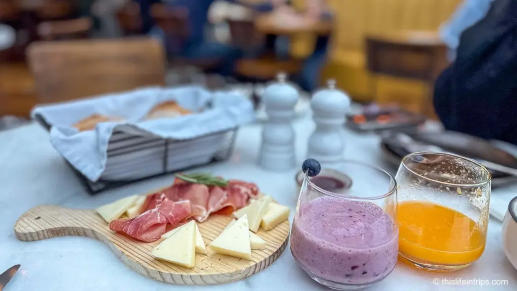 Breakfast at the Canto de Luz Hotel Porto