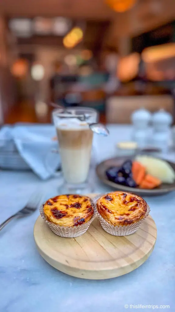 pastéis de nata at the Canto de Luz