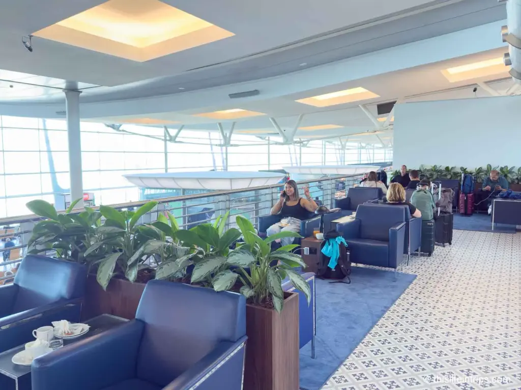 Porto airport lounge seats
